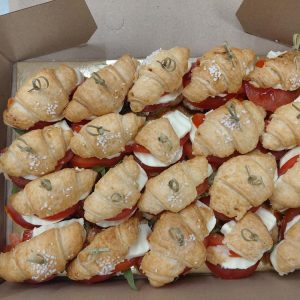 Street Food ételek - Mini croissant BBQ-s
